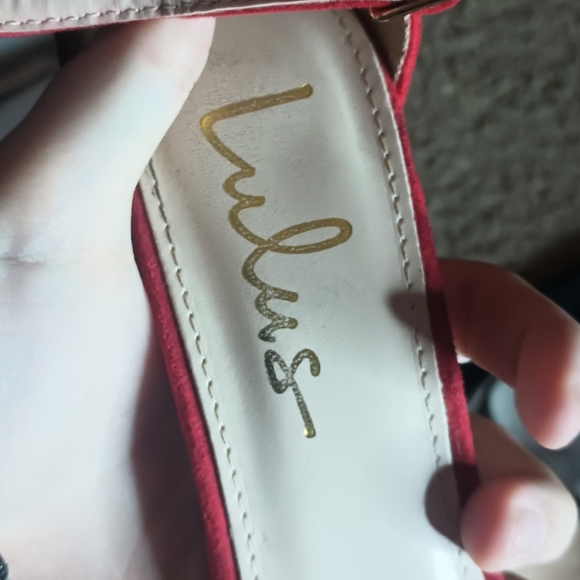 Red high heels - Picture 6 of 6